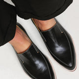 Thalia - Minimalistische loafers met sculpturale lijn
