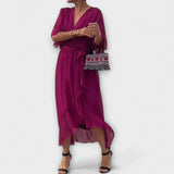 Amoura - Chiffon jurk met V-hals