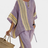 Daniela – Elegante Lavendel Top en Mosterdgestreepte Broek