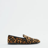 Adrianna - Opvallende loafer met luipaardprint