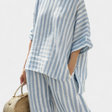 Federica – Geraffineerde Blauw Gestreepte Linnen Top en Casual Broek