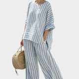 Federica – Geraffineerde Blauw Gestreepte Linnen Top en Casual Broek