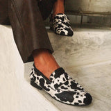 Darcy - Speelse monochrome loafers
