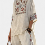 Tiziana – Essentiële Blouse met Broderie en Wijde Broek