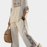 Tiziana – Essentiële Blouse met Broderie en Wijde Broek